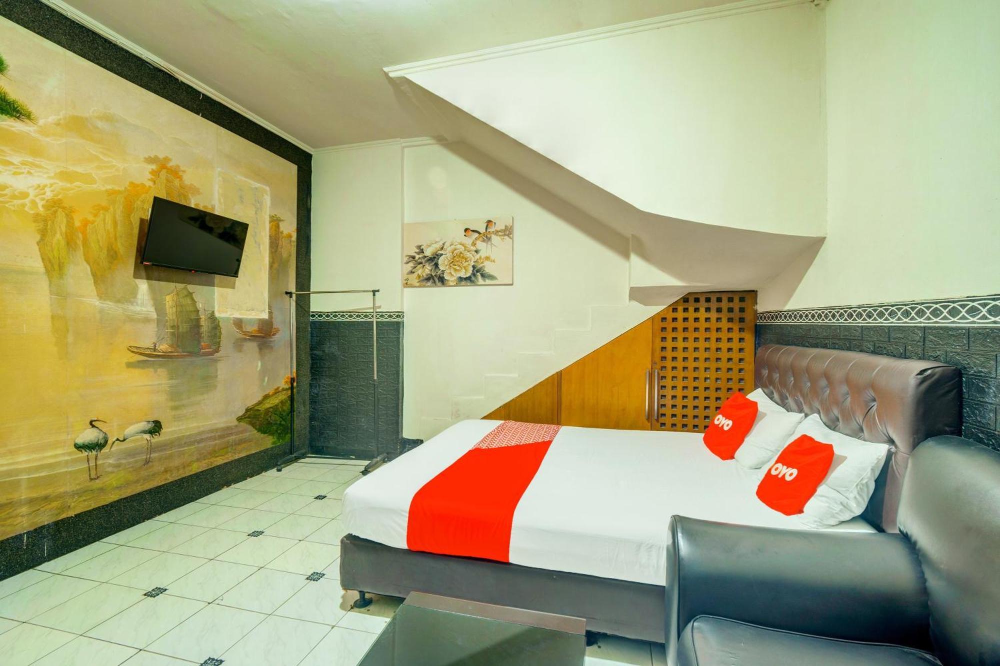 Oyo 93132 Modom Homestay Near Rs Islam Jakarta Pondok Kopi מראה חיצוני תמונה