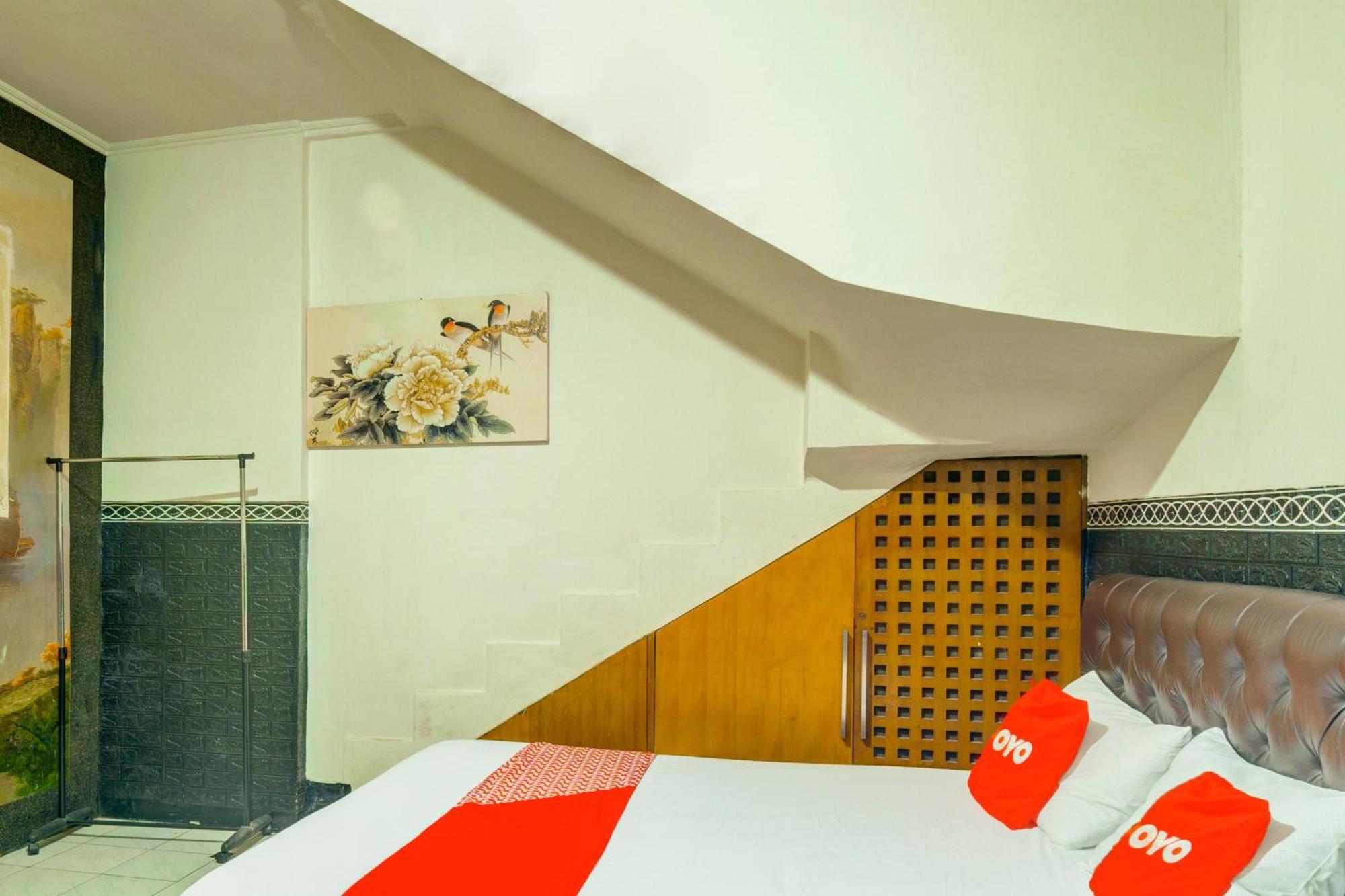 Oyo 93132 Modom Homestay Near Rs Islam Jakarta Pondok Kopi מראה חיצוני תמונה