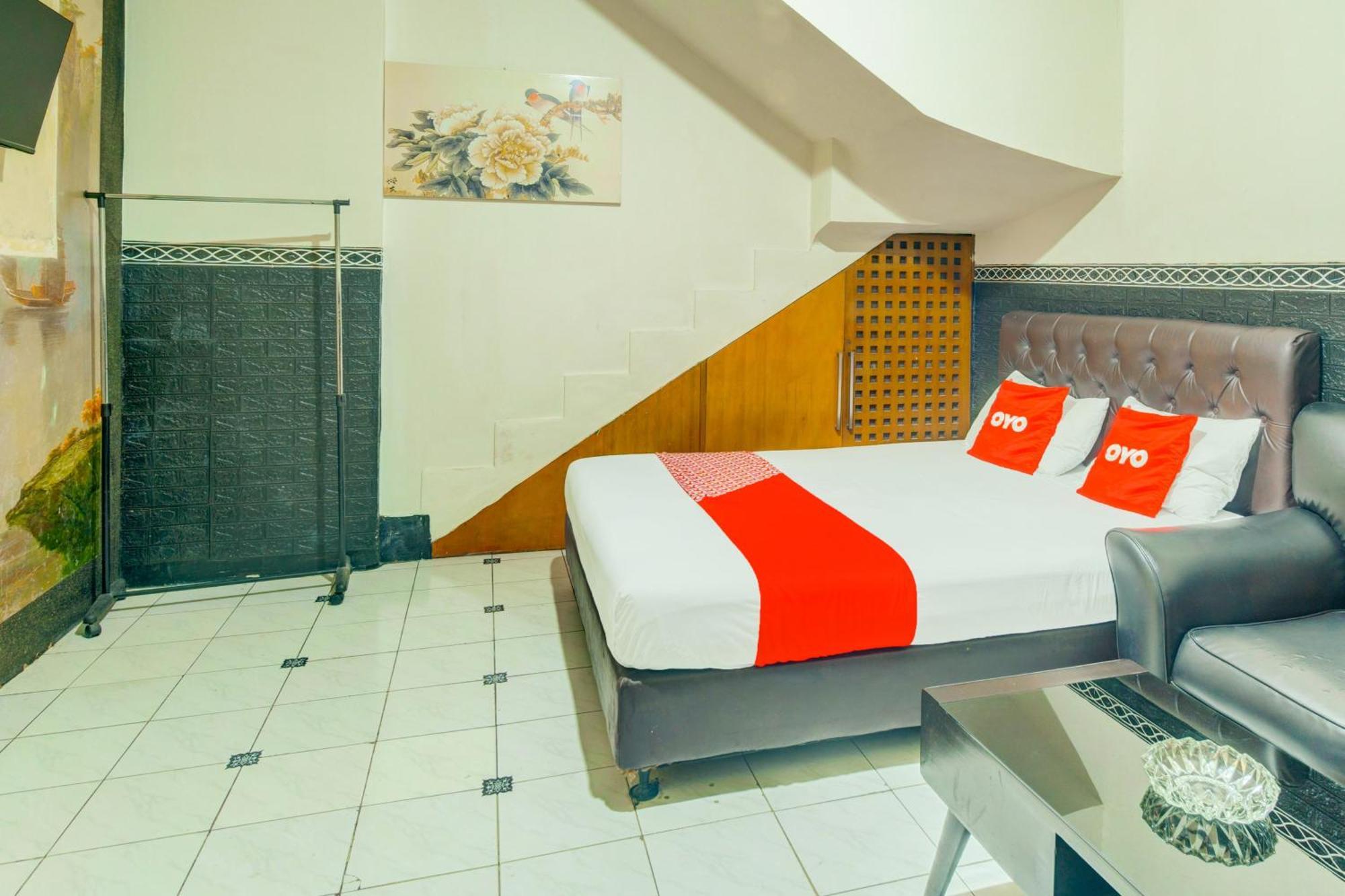 Oyo 93132 Modom Homestay Near Rs Islam Jakarta Pondok Kopi מראה חיצוני תמונה